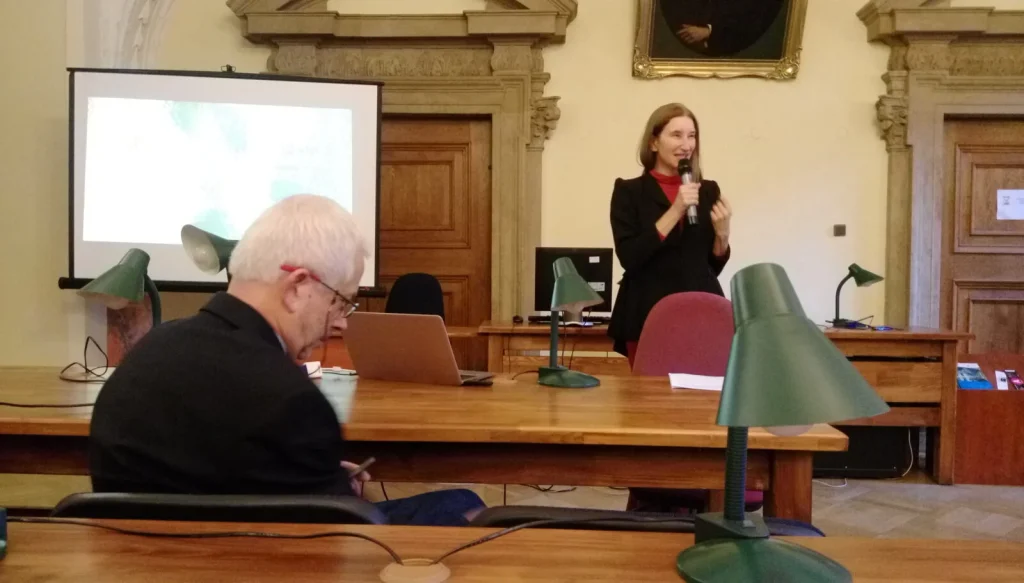 dr hab. prof. UWr Agnieszka Libura