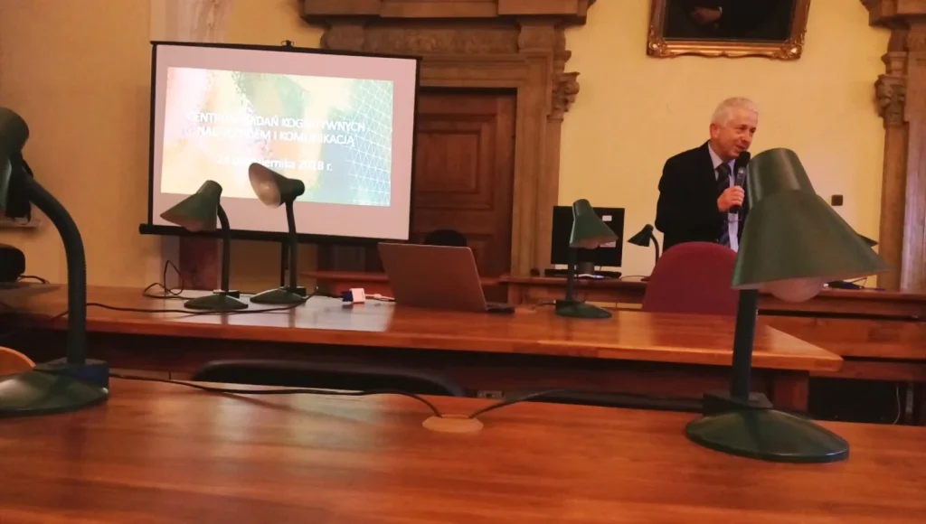 Przemawia prof. Marcin Cieński